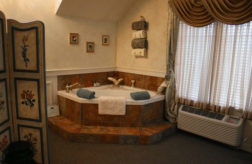 Lemay Bed & Breakfast | The Lodge at Grant's Trail