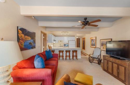Dillon Apartment | The Lodge at Lake Dillon 308