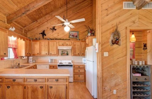 Uvalde House | The Lodge at Lightning Bug Springs