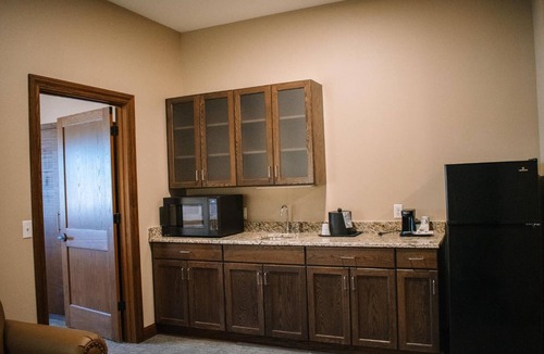 Mauston Hotel | The Lodge at Mauston