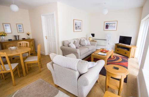 Hethel House | The Lodge at Orchard House