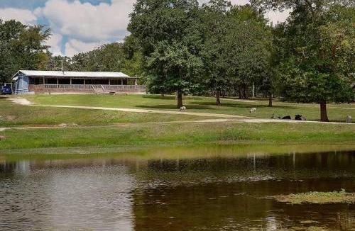 Centerville House | The Lodge At Our Texas Ranch