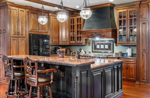 Branson Theater District House | The Lodge at Rock Canyon + Free Tickets + Year-Round Hot Tub
