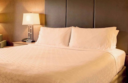 Roseburg Hotel | The Lodge at Roseburg
