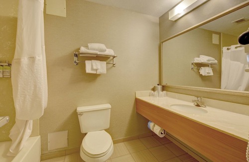 Roseburg Hotel | The Lodge at Roseburg