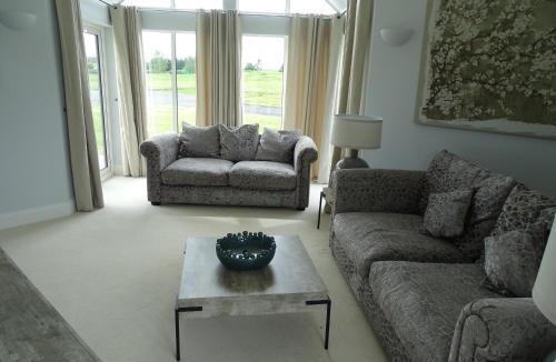 Ardens Grafton House | The Lodge - Bidford Grange Golf Course