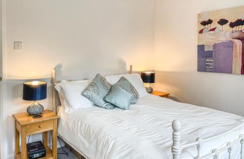 Dorchester House | The Lodge