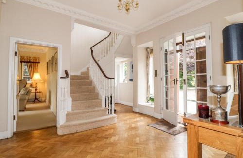 Grantham House | The Lodge