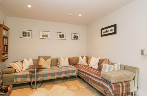 Coln St Aldwyns House | The Lodge