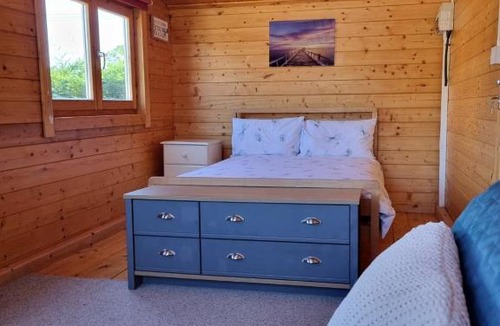 Sidlesham Ski Chalet | The Lodge