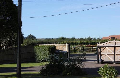 Pulborough House | The Lodge