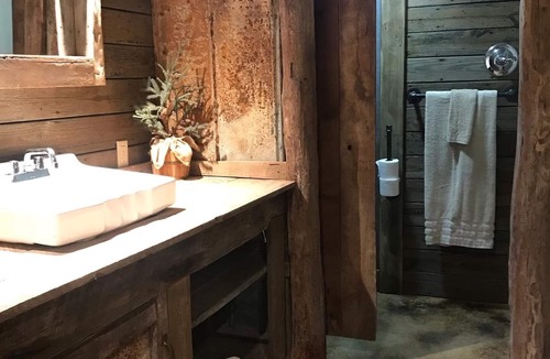Belfast Cabin | The Lodge Grain Bin at Goose Creek Farm in Cornersville TN