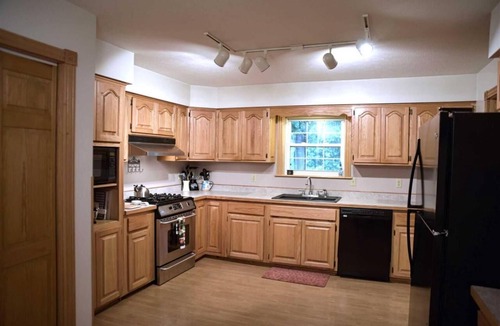 Norfork Cabin | "The Lodge" GREAT FOR GROUPS & Walk-in River Access