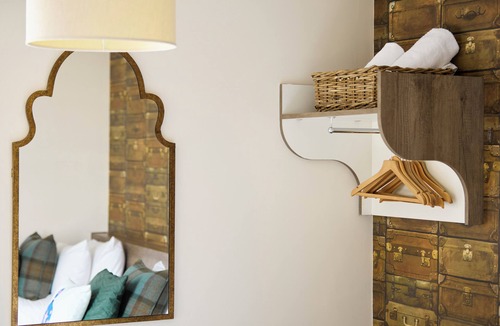 Newbury Hotel | The Lodge Hotel