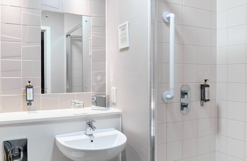 Newbury Hotel | The Lodge Hotel