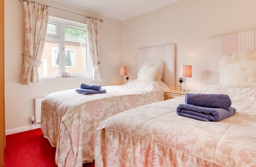 Amroth Ski Chalet | The Lodge in the beautiful Stepaside