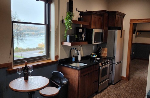 Hancock Hotel | The Lodge Luxury Suites