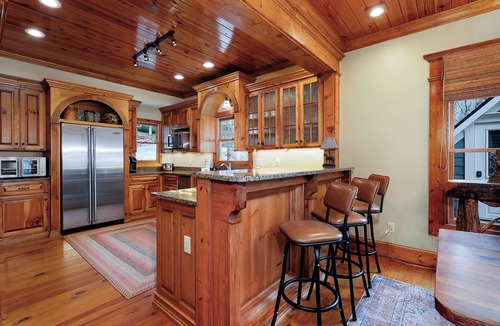 Ellijay Cabin | The Lodge on Cartecay - Ellijay,GA