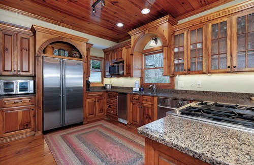 Ellijay Cabin | The Lodge on Cartecay - Ellijay,GA