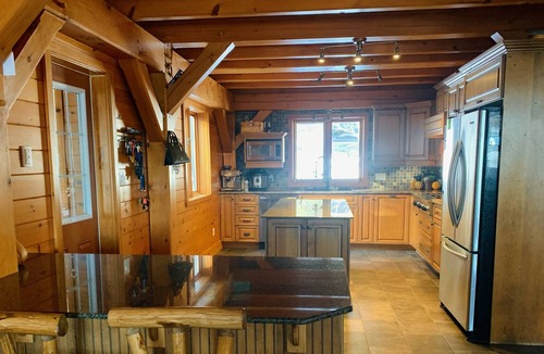 Kagawong House | The Lodge on Serendipity