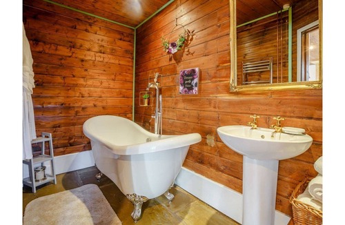 Endon Cottage | The Lodge - Peaceful relaxing hideaway