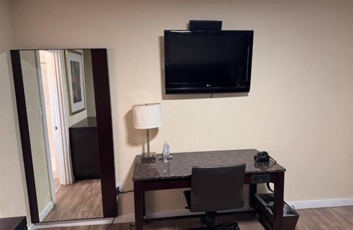 Tulelake Hotel | The Lodge Tulelake