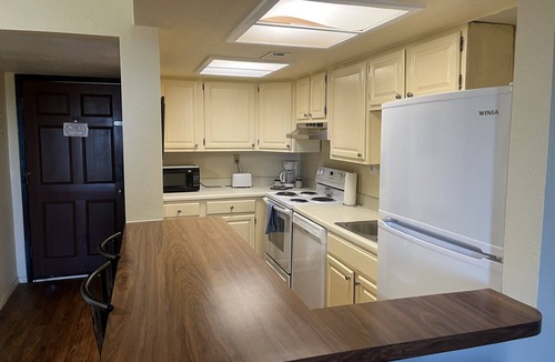 Runaway Bay Apartment | The Lodge