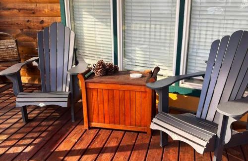 Cave Junction House | The Lodge