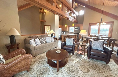 Tolovana Park House | The Lodges B-1 - 1 Block to the Beach!