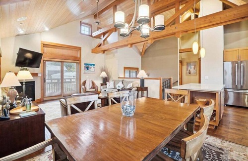Tolovana Park House | The Lodges B-1 - 1 Block to the Beach!