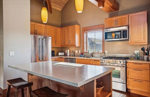 Tolovana Park House | The Lodges B-1 - 1 Block to the Beach!