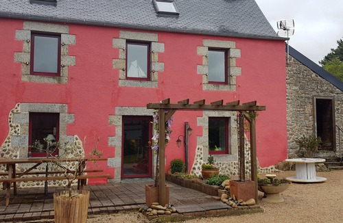 Plouneour-Menez House | the lodging of mengleuz