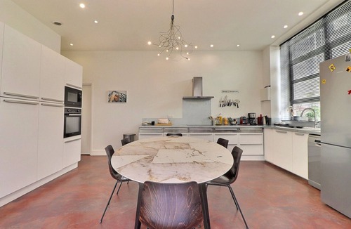 Lyon City Centre Apartment | The Loft – A bright studio with a distinctive design