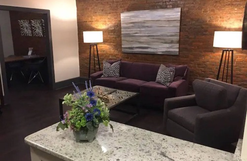 Mount Pleasant Apartment | The Loft at 109