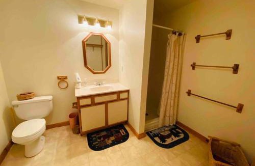 Eureka Springs Ski Chalet | The Loft at Bear Mountain log cabins