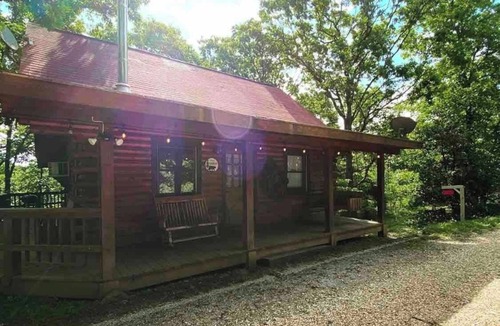 Eureka Springs Cabin | The Loft at Bear Mountain with Hottub