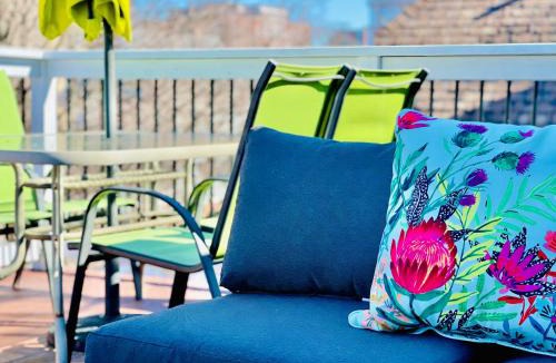 Queens Square Apartment | The Loft at Charlotte's Rose