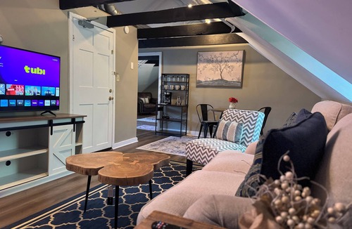 Downtown Apartment | The Loft at East Patrick