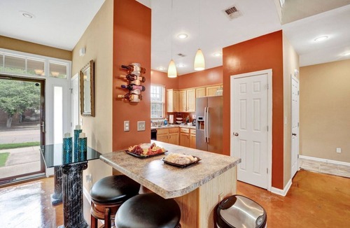 Pinch District House | The Loft at Green Lawn