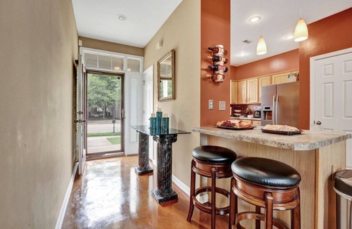 Pinch District House | The Loft at Green Lawn