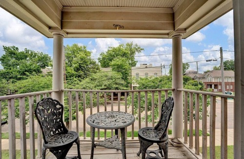 Pinch District House | The Loft at Green Lawn