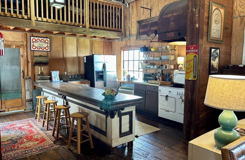 Clarksdale Cabin | The Loft at Hopson, a unique delta stay located on the historic Hopson grounds