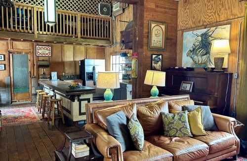 Clarksdale Cabin | The Loft at Hopson, a unique delta stay located on the historic Hopson grounds