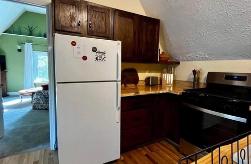 Stanton Apartment | The Loft at Kettlestone with Hot Tub in the RRG