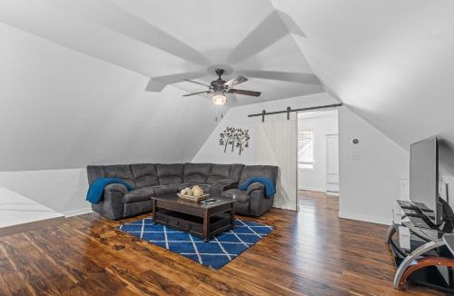Elkhorn House | The Loft at Skyline