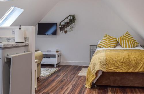 Flecknoe House | The Loft At Tall Trees