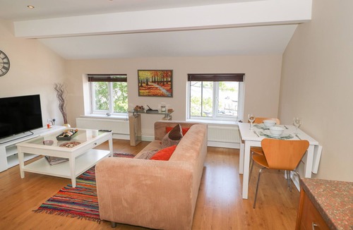 Littleborough Cottage | The Loft at the Lake