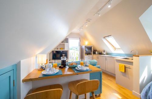 Shaftesbury Apartment | The Loft at The Little Elms