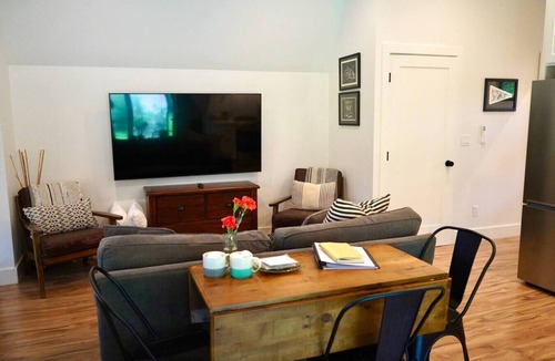 West Hills Condo | The Loft | Beach | Kayaks & Pickleball