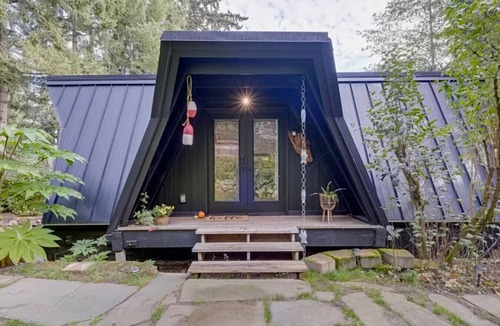 West Hills Condo | The Loft | Beach | Kayaks & Pickleball